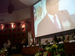 Pérez Gómez durante el informe en el auditorio del Centro Universitario de Ciencias de la Salud. ARCHIVO /