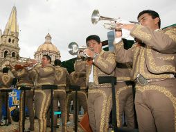 Buscan que los mariachis del mundo obtengan la certificación de que si suenan a mariachi mexicano. ARCHIVO /