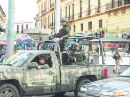 Fuerzas de seguridad ''limpiaron'' la zona del Mercado Libertad impidiendo que se instalaran vendedores ambulantes. EL INFORMADOR /