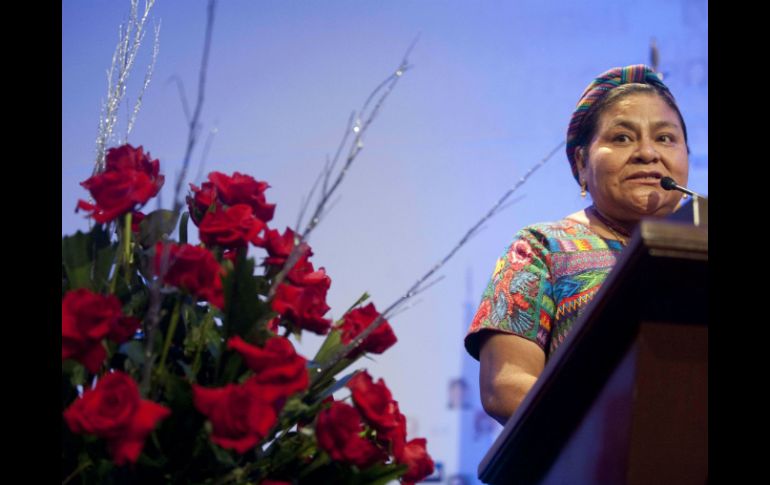 La Premio Nobel de la Paz (1992), Rigoberta Menchú, afirma que ''no hay pretextos para que no se firme la paz''. AFP /