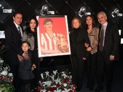 La familia de Salvador Reyes se conmovió con el homenaje. MEXSPORT /