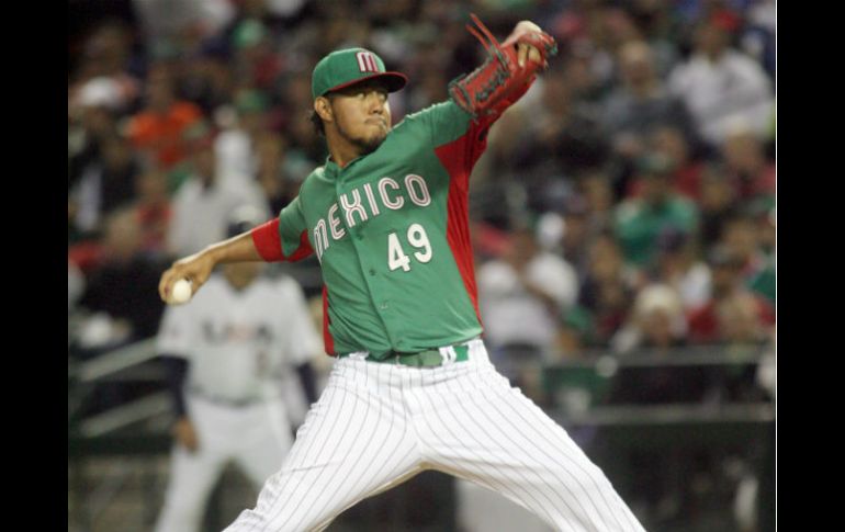 Yovani Gallardo sólo realizó 50 lanzamientos, por recomendación de su equipo, los Cerveceros de Milwaukee. EFE /