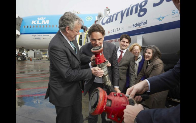 Cada jueves, un Boeing 777 de la aerolínea holandesa KLM conectará el aeropuerto John F. Kennedycon el de Schiphol. EFE /