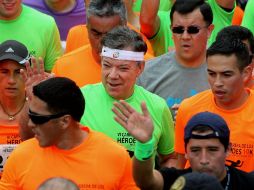 El presidente colombiano durante el maratón en beneficio a los afectados por el conflicto con las FARC. EFE /