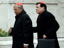 Rivera Carrera y un cardenal de Sri Lanka llegan tarde a una reunión de pre-cónclave. ARCHIVO /