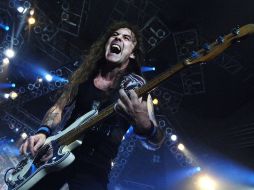 Steve Harris, 56 años y sigue sonando muy bien. AP /