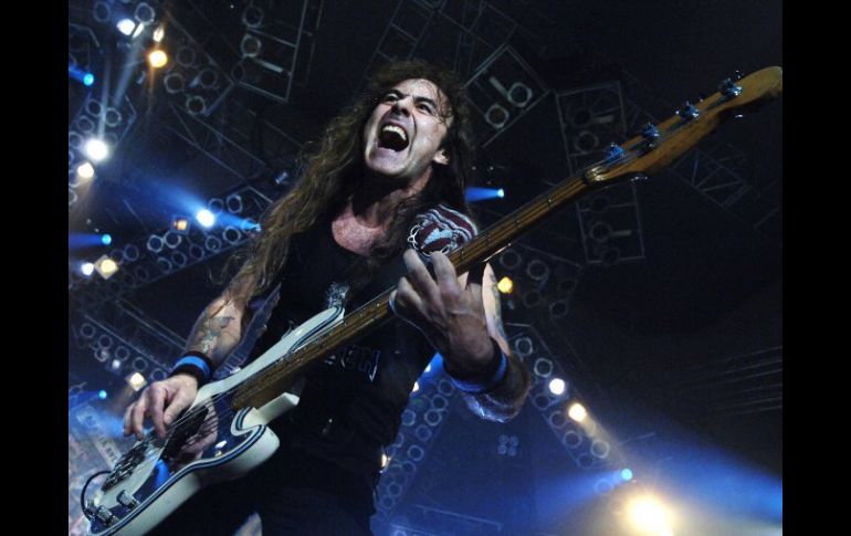 Steve Harris, 56 años y sigue sonando muy bien. AP /