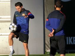 El centrocampista del FC Barcelona Xavi Hernández entrena hoy en la Ciutat Esportiva Joan Gamper. EFE /