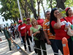 Miles de venezolanos forman largas filas para dar el último adiós al líder de la Revolución Bolivariana. ARCHIVO /