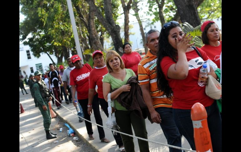 Miles de venezolanos forman largas filas para dar el último adiós al líder de la Revolución Bolivariana. ARCHIVO /