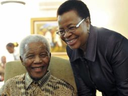 El ex presidente sudafricano, Nelson Mandela, pasó el fin de semana en un hospital de Pretoria para un chequeo. ARCHIVO /