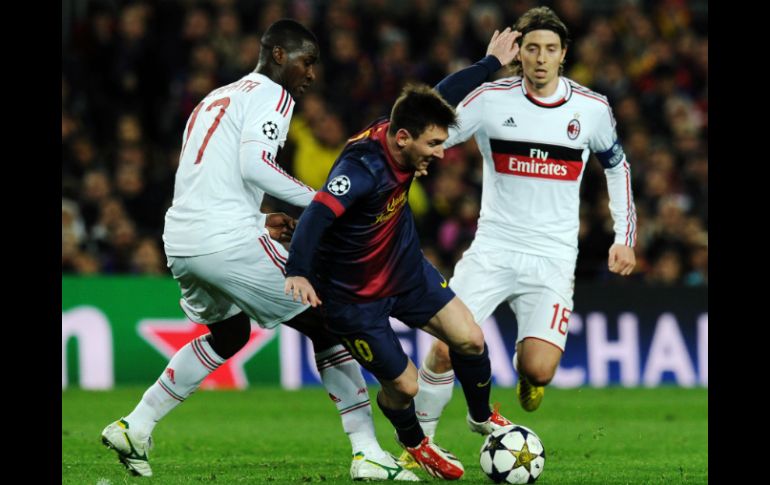 El FC Barcelona, con un gran Lionel  Messi logra derrotar al Milan clasificando a ''cuartos''. AP /