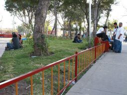 El flujo de transeúntes no significa seguridad, ya que los peatones toman caminos distintos y pocos cruzan el parque. ARCHIVO /