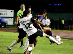 Jahir Barraza, Ricardo Bocanegra y Arturo Paganoni del Atlas, fueron los que erraron en la tanda de penaltis. NTX /