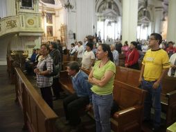 A la ceremonia en Catedral asistieron aproximadamente un centenar de personas. ARCHIVO /