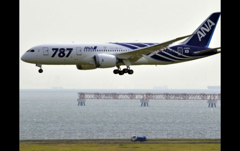 Entre las aerolíneas que suspendieron operaciones del 787 están All Nippon Airways y Japan Airlines. AFP /