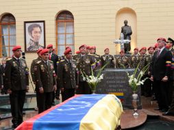 El cuerpo de Hugo Chávez fue trasladado de la Academia Militar al Cuartel de la Montaña en Caracas. EFE /