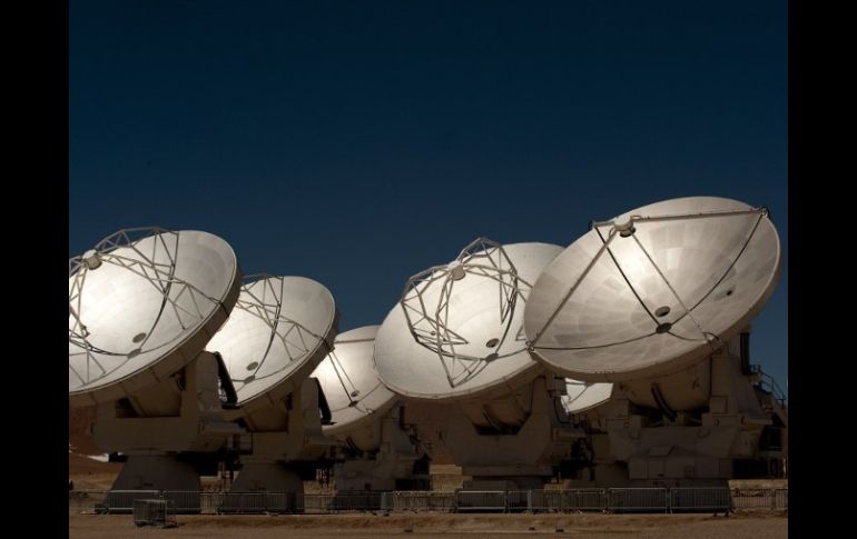 En Atacama, 57 de las 66 antenas del ALMA escrutan ya el universo. ARCHIVO /