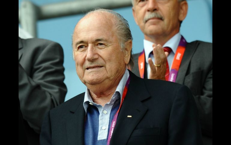 El presidente de FIFA, Joseph Blatter, decide tomar cartas en el asunto de las ''ligas paralelas'' en Indonesia. ARCHIVO /