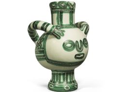 ''Vase Azteque aux quatre visages'', de Pablo Picasso que se ha vendido hoy por un millón 739 mil pesos mexicanos. EFE /