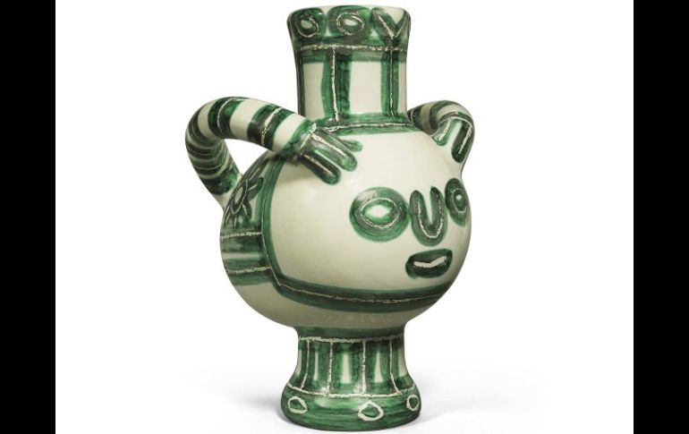 ''Vase Azteque aux quatre visages'', de Pablo Picasso que se ha vendido hoy por un millón 739 mil pesos mexicanos. EFE /