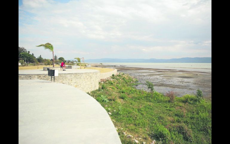 Malecón de San Antonio Tlayacapan. La construcción se encuentra abierta al paso de turistas y paseantes. EL INFORMADOR /