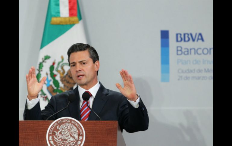 Peña Nieto muestra su interés por más inversiones en el país para generar más empleos. EFE /