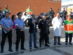 El presidente municipal Ismael del Toro (c), agradeció a todos los involucrados que estarán participando en este programa. ESPECIAL /