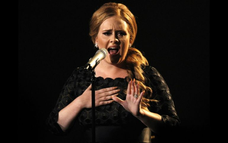 Adele en diversas ocasiones ha expresado que sólo le gustaría hacer duetos con Williams. ARCHIVO /