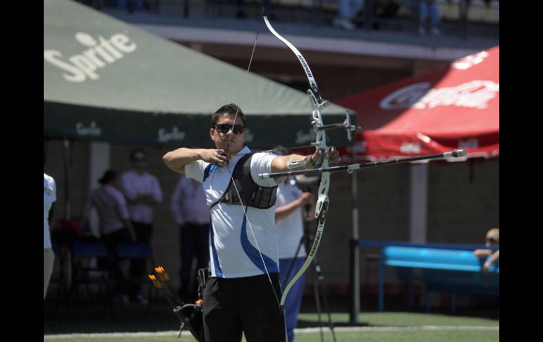 Serrano se conforma con la medalla de bronce en su categoría.  /