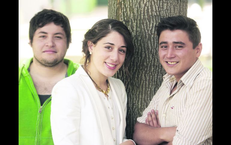 EQUIPO. Gustavo Lepe, Vanessa Urzúa Abbadié y Jonathan Medrano Martínez encabezan el proyecto ''Piedra Mía''.  /