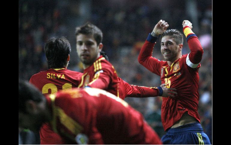 La 'Furia Roja' busca ganar en Francia para evitar jugar un posible repechaje. EFE /