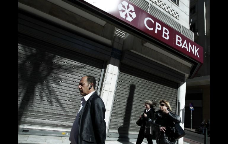 Los bancos de Chipre permanecen cerrados desde el sábado 16 de marzo. ARCHIVO /