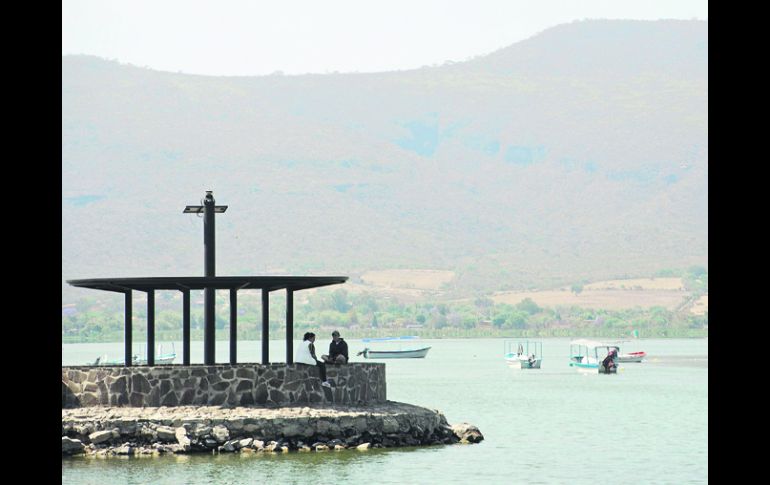 En 2011 el Gobierno municipal anunció el proyecto para instalar plantas de tratamiento para evitar más contaminación en la laguna. EL INFORMADOR /