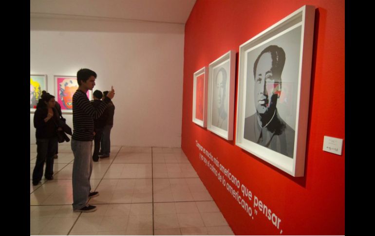 En 2006 una de las muchas variaciones del Mao de Warhol ya fue mostrada en Beijing, en una Exposición Internacional de Galerías. ARCHIVO /