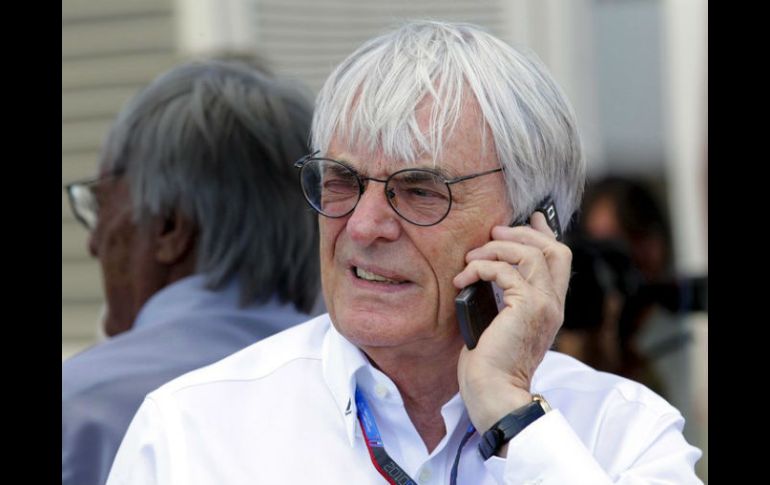 Bernie Ecclestone externa su opinión sobre las órdenes que reciben los pilotos de sus respectivos equipos. ARCHIVO /