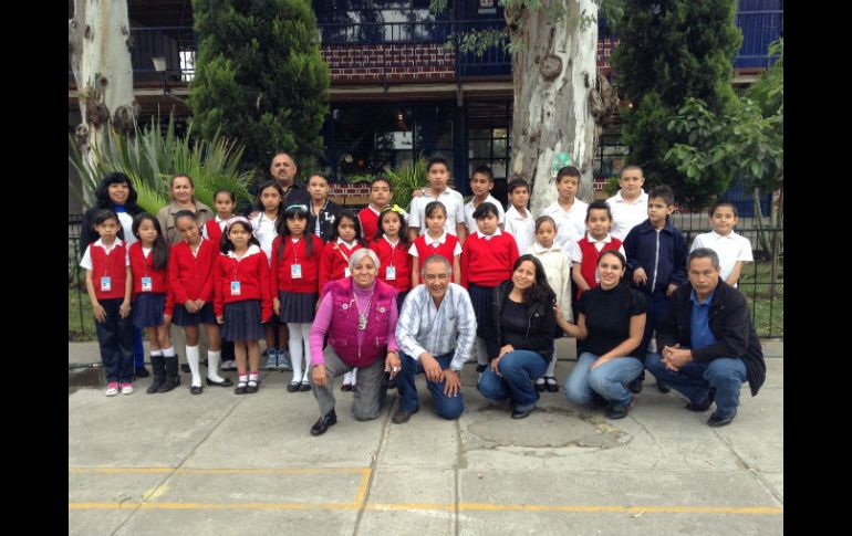 Grupos de 3° y 6º de la escuela “Rafael Ramírez Castañeda”.  /