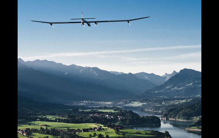 El aeroplano de SolarImpulse tiene un peso similar al de una camioneta tipo van. Imagen tomada del sitio web de la empresa. ESPECIAL /