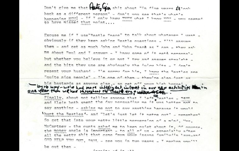 La carta escrita por John Lennon y enviada a Paul McCartney será subastada en más de 60 mil 740 dólares. AP /