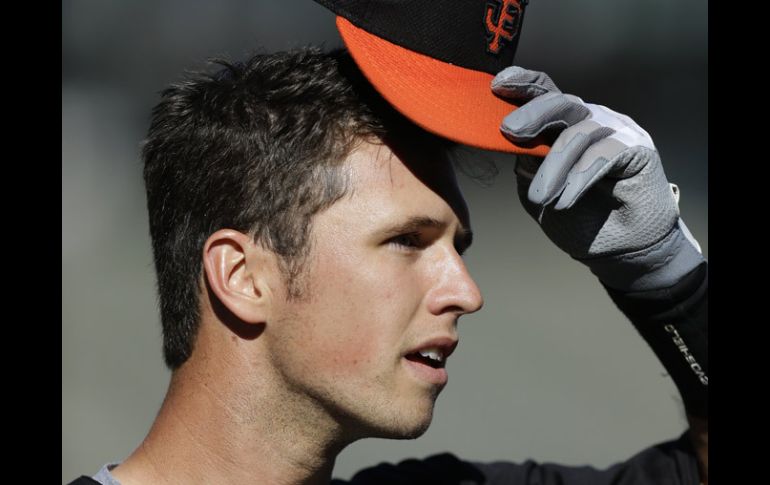 Buster Posey se convierte en uno de los catchers mejor pagados de Grandes Ligas. AP /