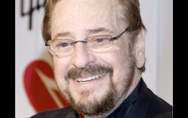 Phil Ramone trabajó con artistas como: Frank Sinatra, Stevie Wonder y Elton John. EFE /