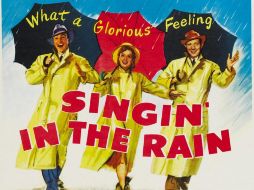 Con Gene Kelly y Donald O'Connor, Debbie Reynolds protagonizó ''Cantando bajo la lluvia''. ARCHIVO /