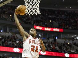 El jugador de los Bulls de Chicago, Jimmy Butler, aportó 16 tantos. EFE /