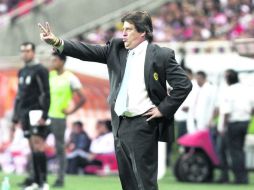 Miguel Herrera se va satisfecho con el trabajo realizado por su equipo como visitante en el Estadio Omnilife. MEXSPORT /