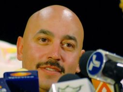 Lupillo Rivera prefiere lavar la ropa sucia en casa, aunque obsequia algunos adjetivos a su hermano Gustavo. ARCHIVO /