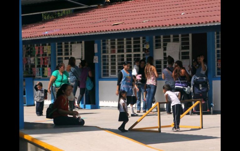 También se reciben quejas por desperfectos en los planteles o falta de equipamiento de los mismos. ARCHIVO /