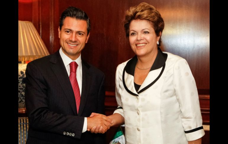 Enrique Peña Nieto y su homóloga Dilma Rousseff alcanzaron el acuerdo en su pasada reunión en Chile. ARCHIVO /