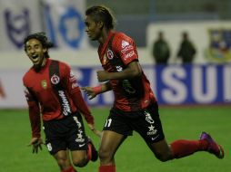 Jugadores de Xolos festejan el gol marcado durante el partido en el Estadio Hernando Jesús Bermúdes. EFE /