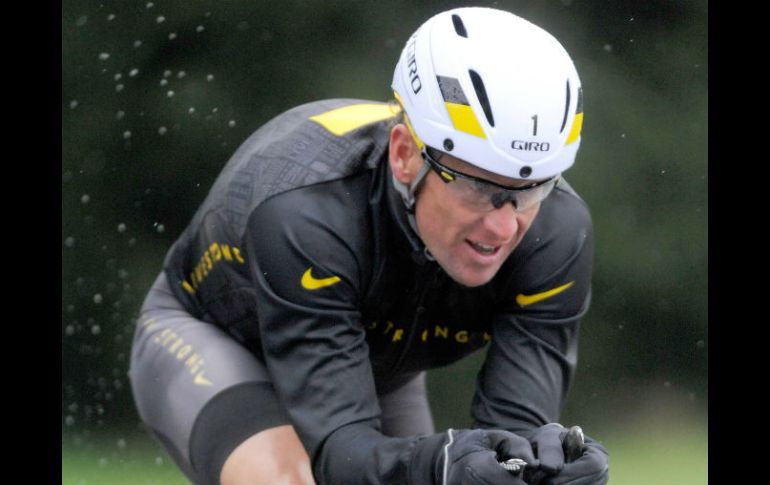 Lance Armstrong ha participado en pruebas de triatlón tras su retirada del ciclismo. ARCHIVO /