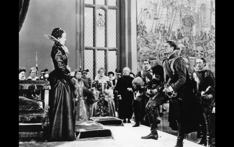 ette Davis y Errol Flynn, en una escena de ''La vida privada de Elizabeth y Essex''. ARCHIVO /